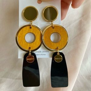 BEAUTIFUL DANGLING EARRINGS